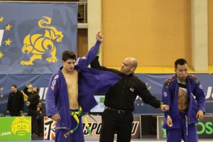 321353_597573510257985_728021722_n