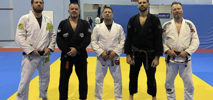 Rashguards aux normes IBJJF - Académie Pythagore - Jiu Jitsu Brésilien et  Mixed Martial Arts (M.M.A)